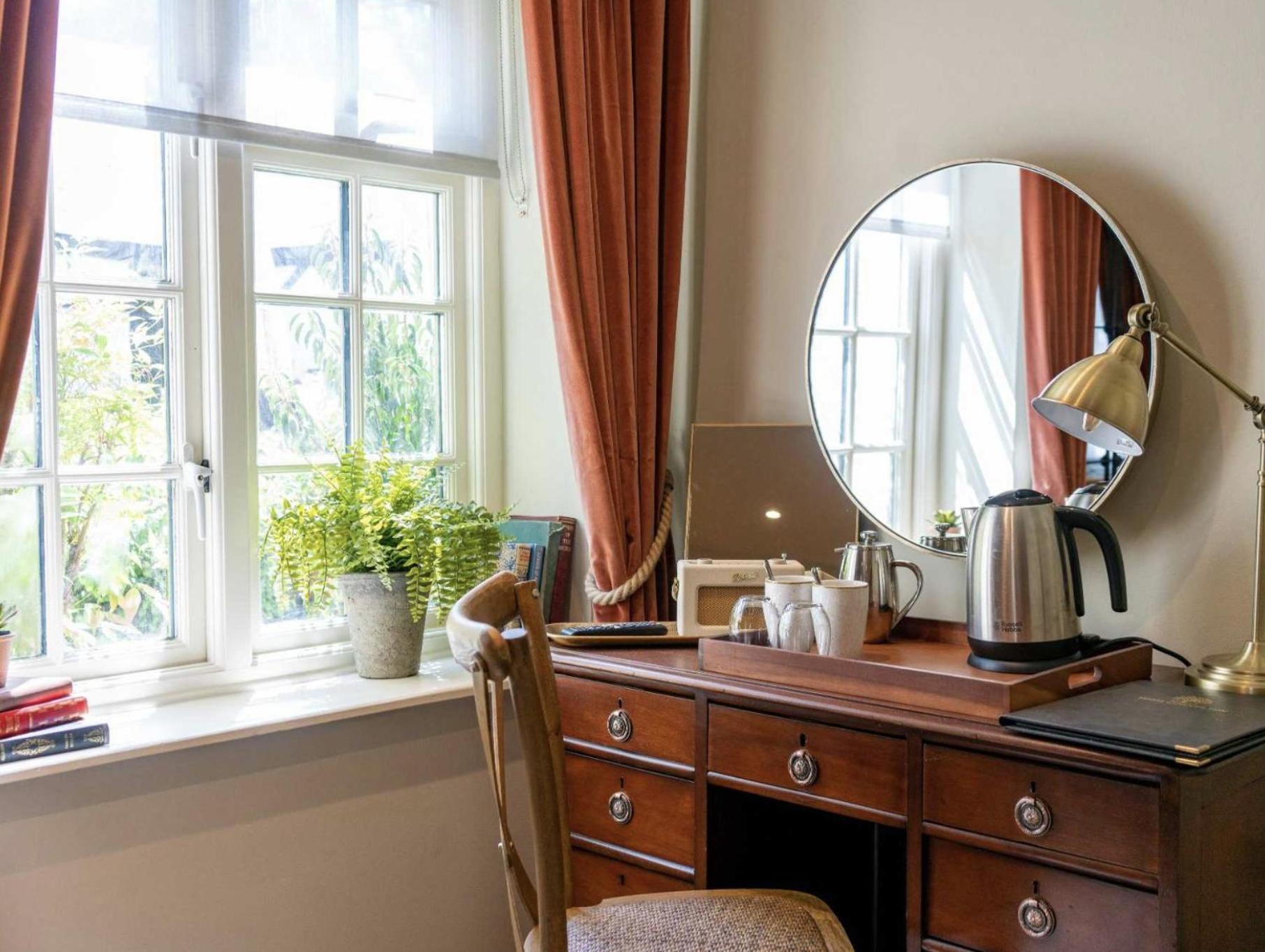 High Corner Inn Godshill  Eksteriør billede